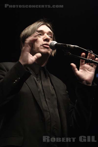 EINSTURZENDE NEUBAUTEN - 2008-05-12 - PARIS - Le Bataclan - Christian Emmerich [Blixa Bargeld]